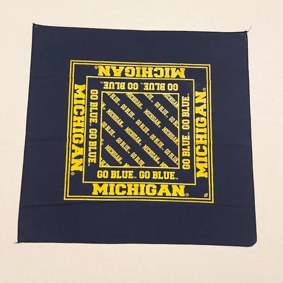 University of Michigan Wolverines Go Blue Bandana - Picture 1 of 14